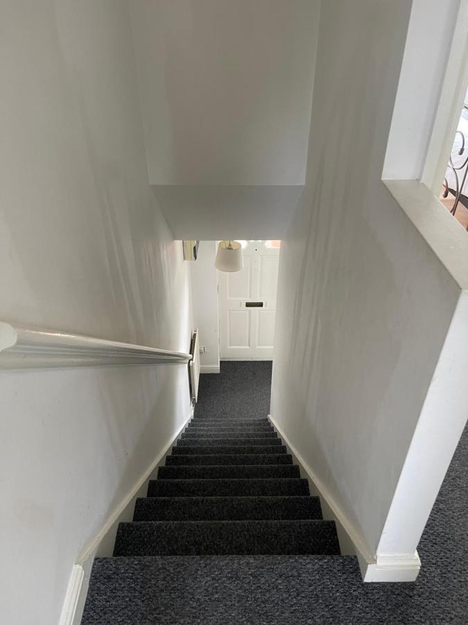 House Number 12 Sleeps Up To 4 With Smart Tvs In Every Room Wellington  Kültér fotó