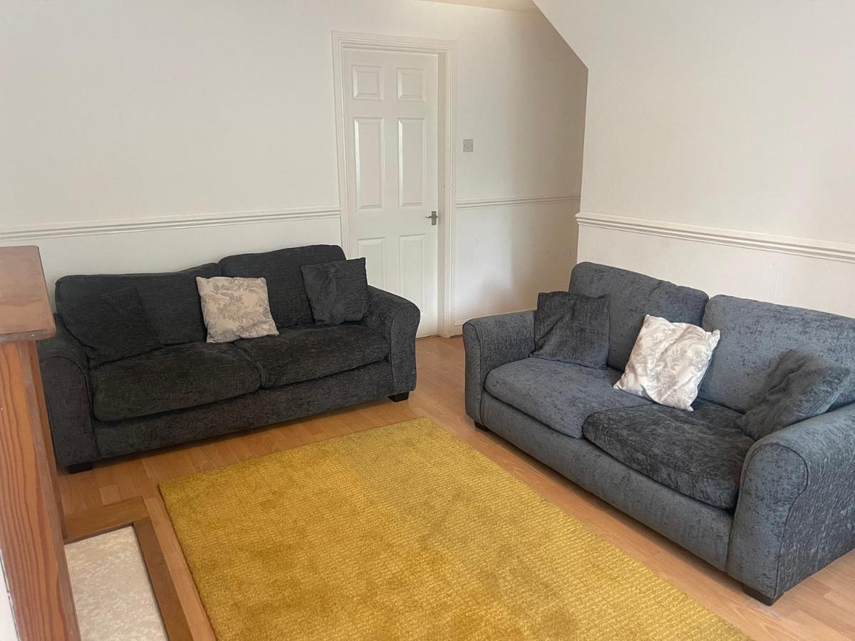 House Number 12 Sleeps Up To 4 With Smart Tvs In Every Room Wellington  Kültér fotó